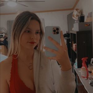 Meet your Posher, Sierrah